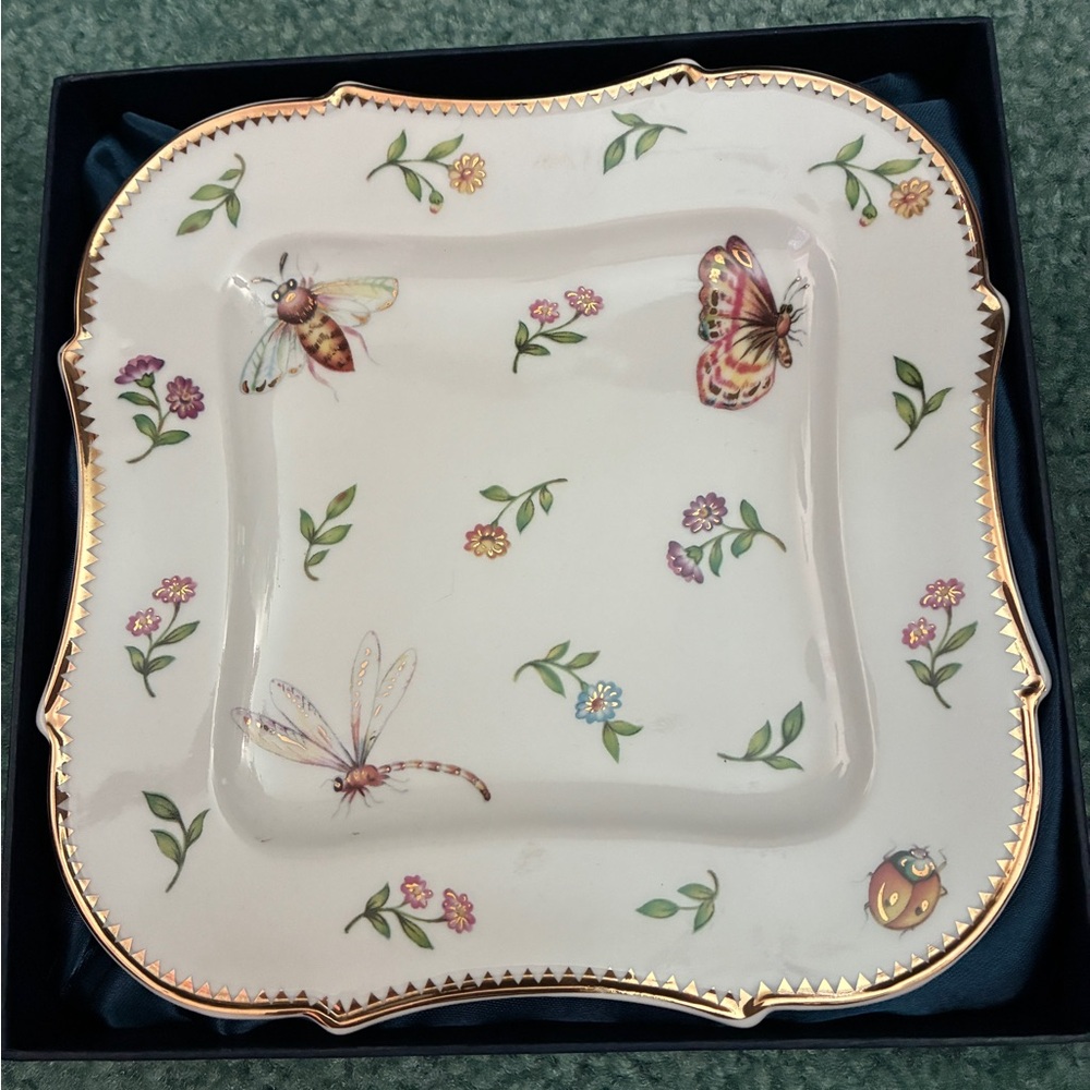 Elegant Cream Square Plate with Insect Design